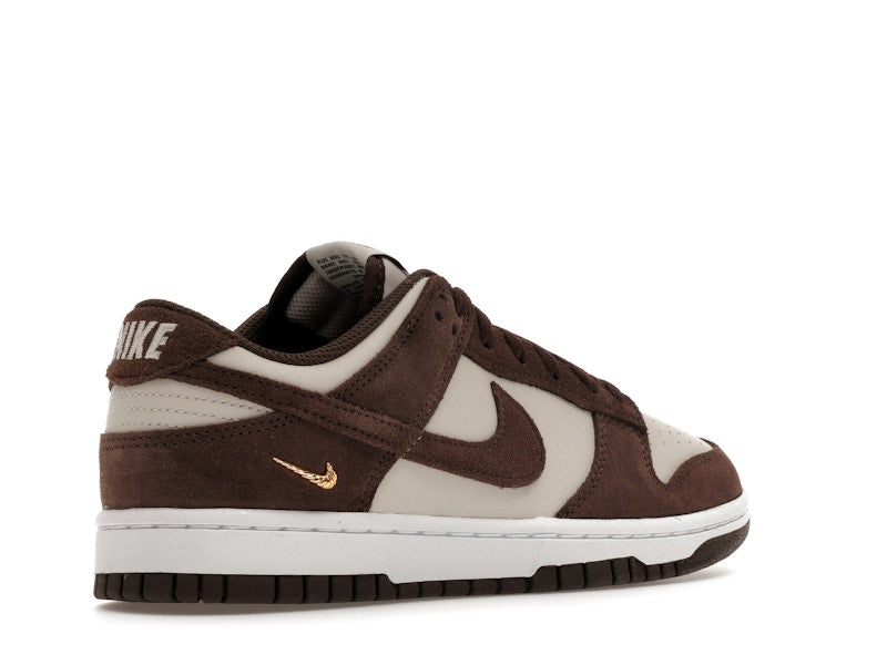 Nike Dunk Low Light Orewood Brown (Women's), vista a 360 gradi 35 di 39