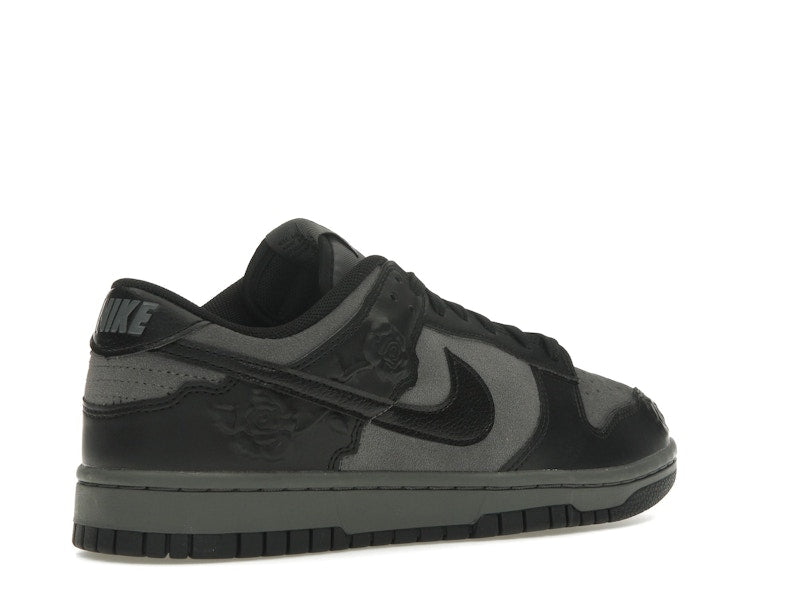 Nike Dunk Low Black Roses (Women's), vista a 360 gradi 33 di 36
