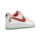Nike Air Force 1 Low NY vs. NY White Crimson Pulse, vista a 360 gradi 33 di 36