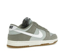 Nike Dunk Low Retro SE Light Silver Light Army Sail White, vista a 360 gradi 33 di 36