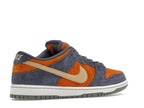 Nike SB Dunk Low Light Carbon Monarch, vista a 360 gradi 34 di 36