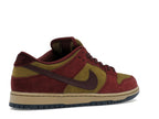 Nike SB Dunk Low Dark Team Red Olive Flak, vista a 360 gradi 34 di 36