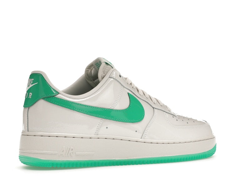 Nike Air Force 1 Low '07 Patent Platinum Tint Stadium Green, vista a 360 gradi 34 di 36