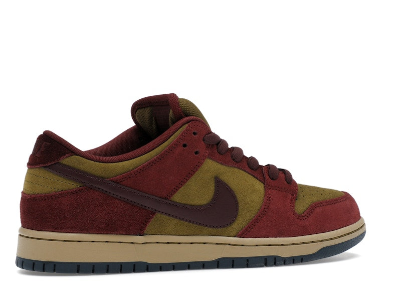 Nike SB Dunk Low Dark Team Red Olive Flak, vista a 360 gradi 35 di 36