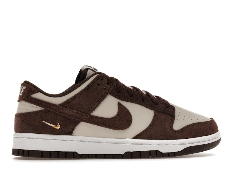 Nike Dunk Low Light Orewood Brown (Women's), vista a 360 gradi 38 di 39