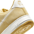 Nike Air Force 1 Low '07 LV8 Buff Gold Sail Embroidered Swoosh - vue detail 2