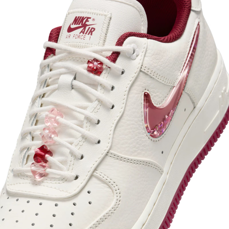 Nike Air Force 1 Low 07 SE PRM Valentines Day (2024) - vue detail