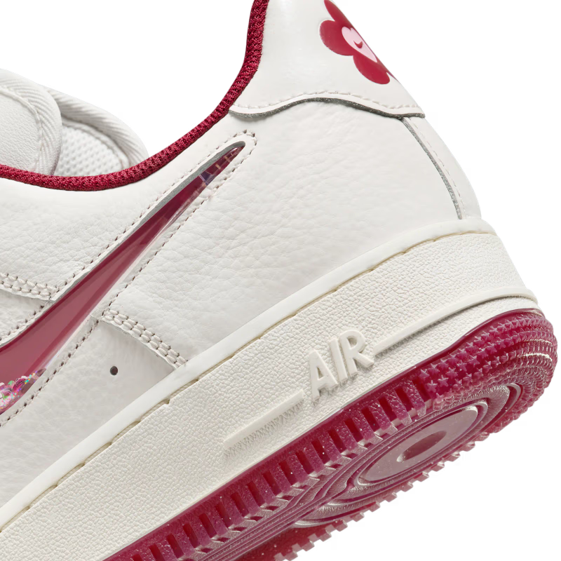 Nike Air Force 1 Low 07 SE PRM Valentines Day (2024) - vue detail 2