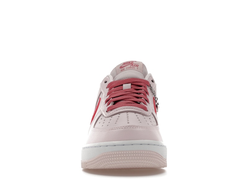 Nike Air Force 1 Low 07 Valentines Day (2026), vista a 360 gradi 10 di 36