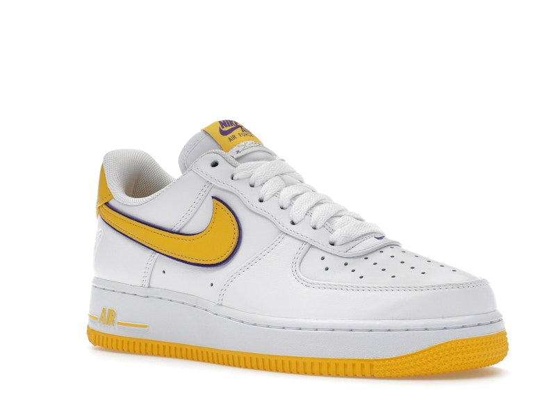 Nike Air Force 1 Low Kobe Bryant Lakers Home, vista a 360 gradi 5 di 36