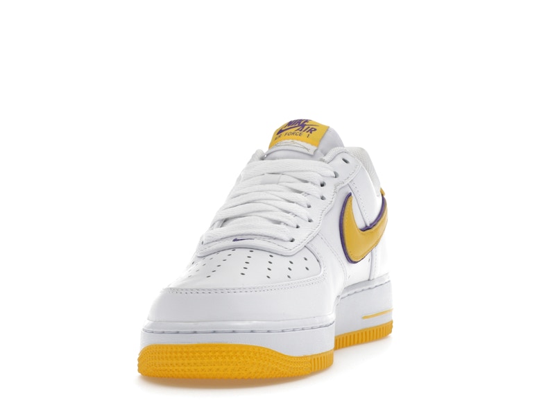 Nike Air Force 1 Low Kobe Bryant Lakers Home, vista a 360 gradi 12 di 36