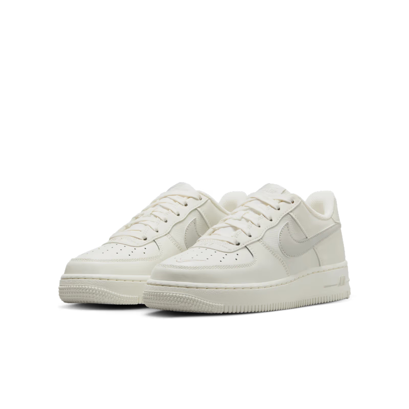 Nike Air Force 1 Low Sail Light Bone (GS) - vue paire