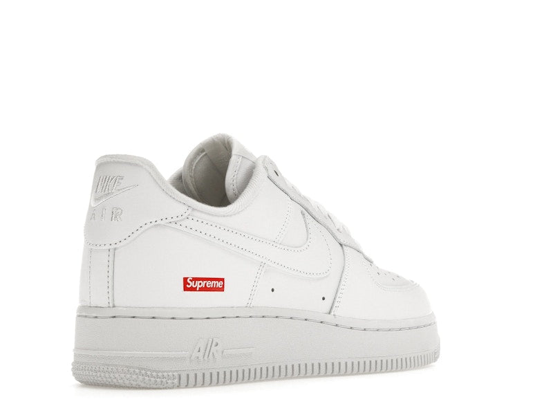 Nike Air Force 1 Low Supreme Box Logo White, vista a 360 gradi 32 di 36