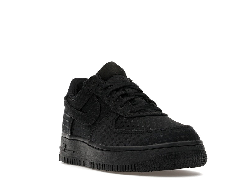 Nike Air Force 1 Low Valentines Day Triple Black (2026), vista a 360 gradi 7 di 36