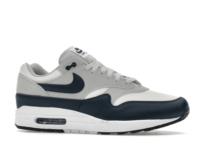 Nike Air Max 1 Essential Summit White Armory Navy, vista a 360 gradi 3 di 36
