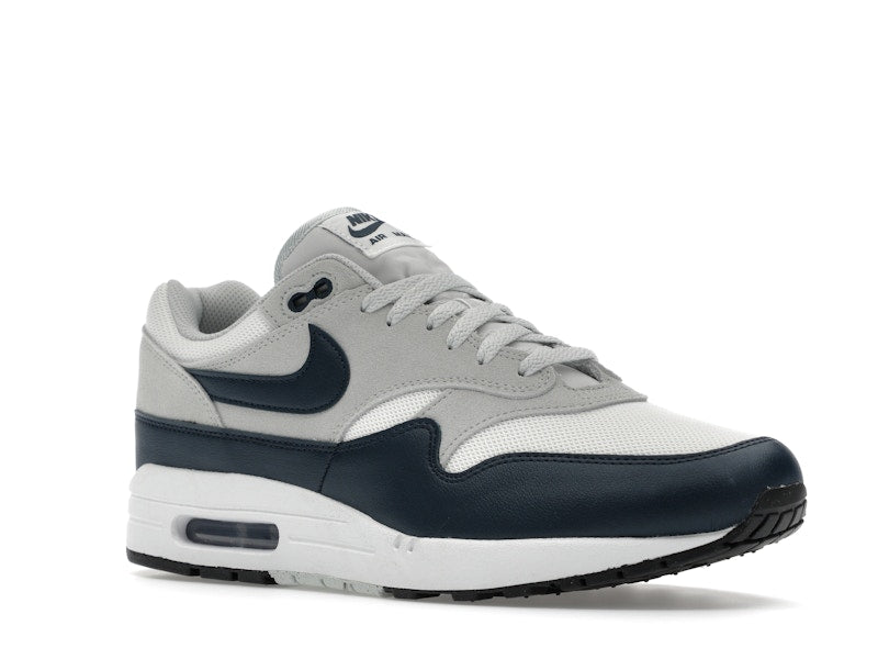 Nike Air Max 1 Essential Summit White Armory Navy, vista a 360 gradi 5 di 36