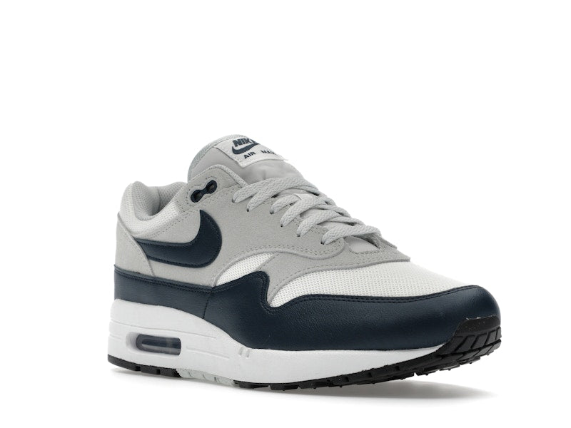 Nike Air Max 1 Essential Summit White Armory Navy, vista a 360 gradi 6 di 36