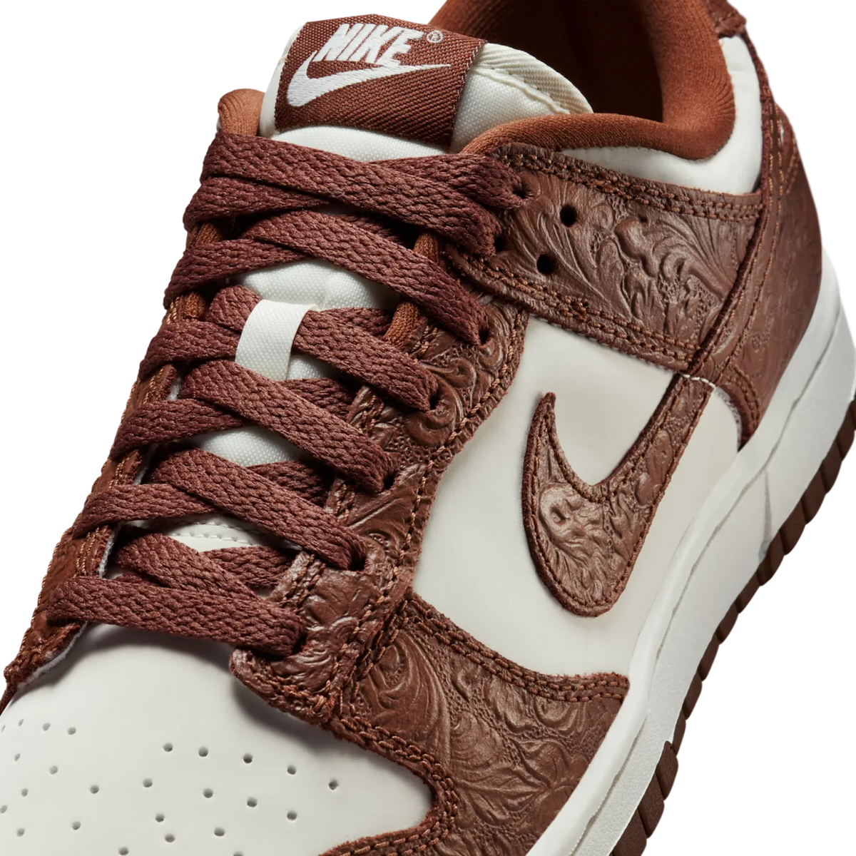 Nike Dunk Low Embossed Baroque Sail Fauna Brown (Women's) - vue detail