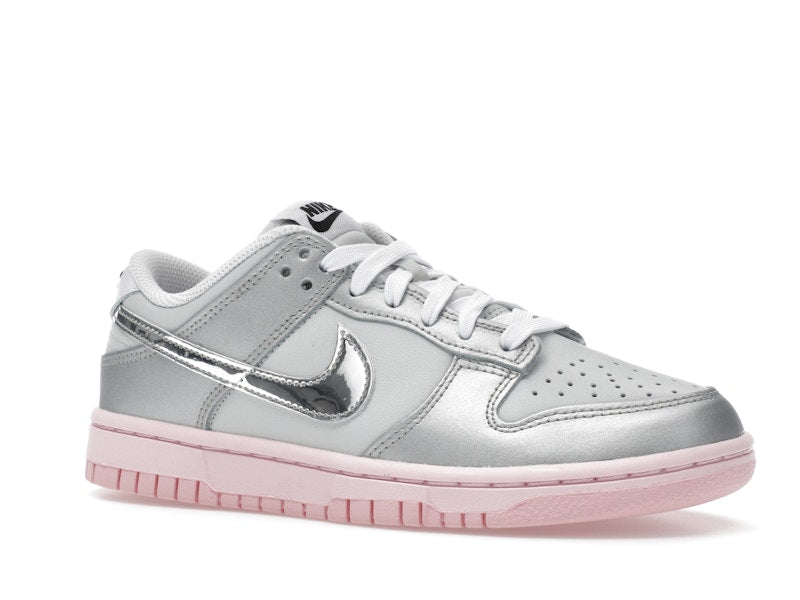 Nike Dunk Low Lx Metallic Silver Pink Foam, vista a 360 gradi 4 di 36