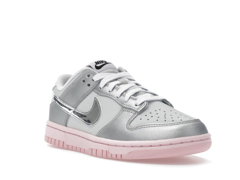 Nike Dunk Low Lx Metallic Silver Pink Foam, vista a 360 gradi 6 di 36