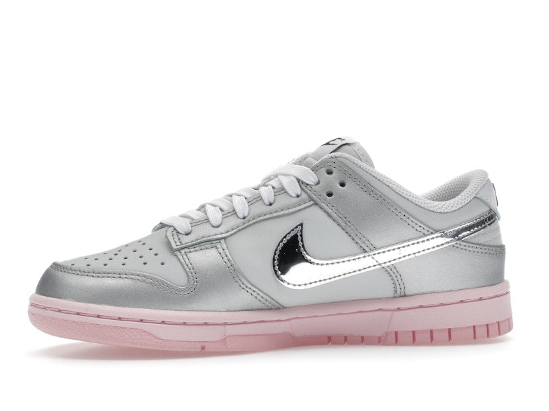 Nike Dunk Low Lx Metallic Silver Pink Foam, vista a 360 gradi 18 di 36