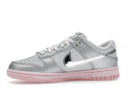 Nike Dunk Low Lx Metallic Silver Pink Foam, vista a 360 gradi 18 di 36
