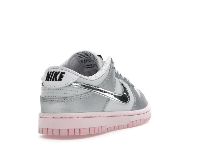 Nike Dunk Low Lx Metallic Silver Pink Foam, vista a 360 gradi 31 di 36