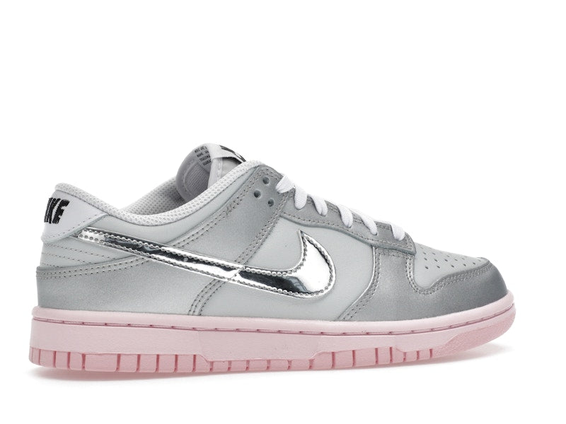 Nike Dunk Low Lx Metallic Silver Pink Foam, vista a 360 gradi 35 di 36