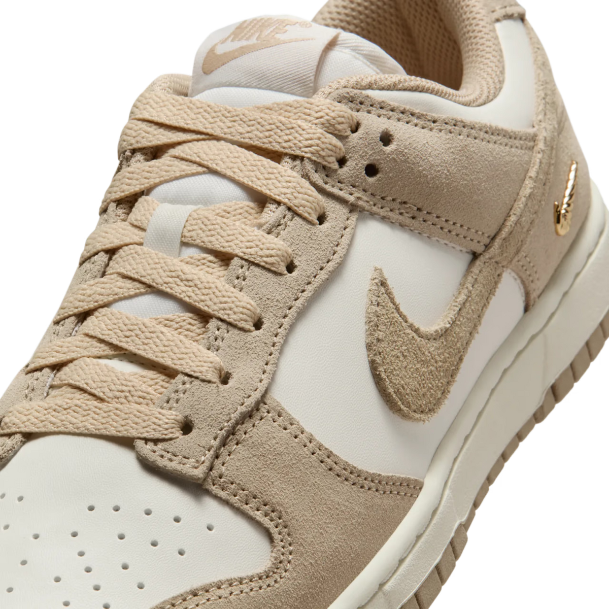 Nike Dunk Low Sail Metallic Gold Linen (Women's) - vue detail