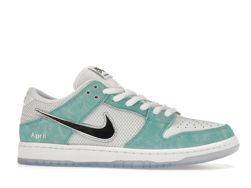 Nike SB Dunk Low April Skateboards, vista a 360 gradi 2 di 36