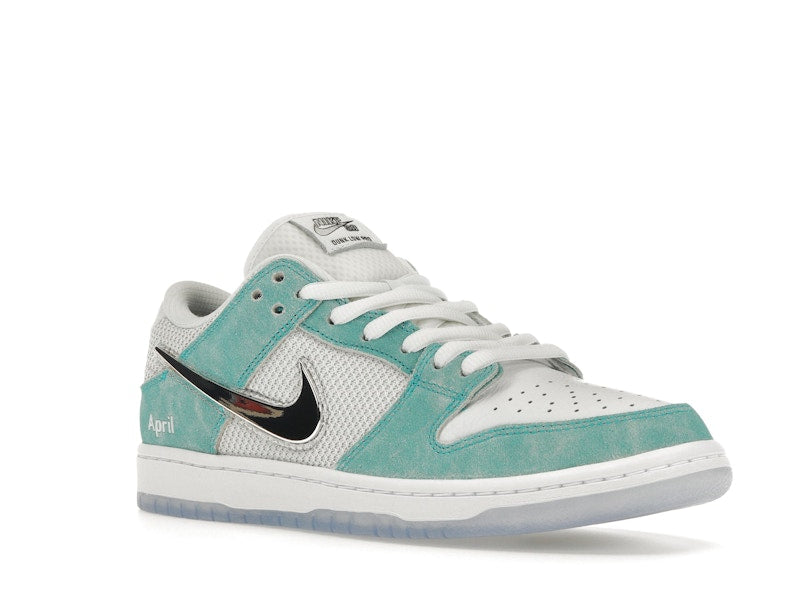 Nike SB Dunk Low April Skateboards, vista a 360 gradi 5 di 36