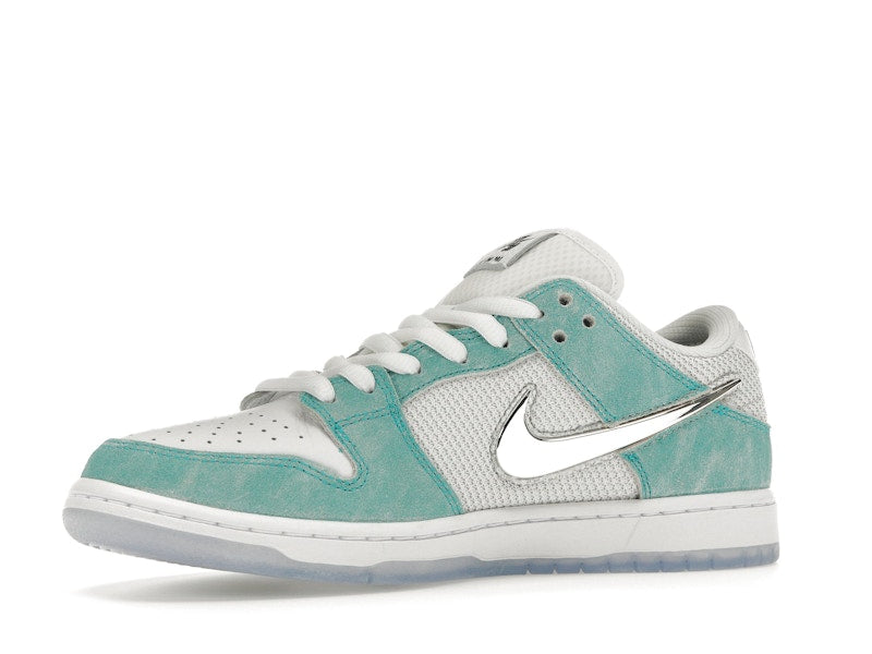 Nike SB Dunk Low April Skateboards, vista a 360 gradi 16 di 36