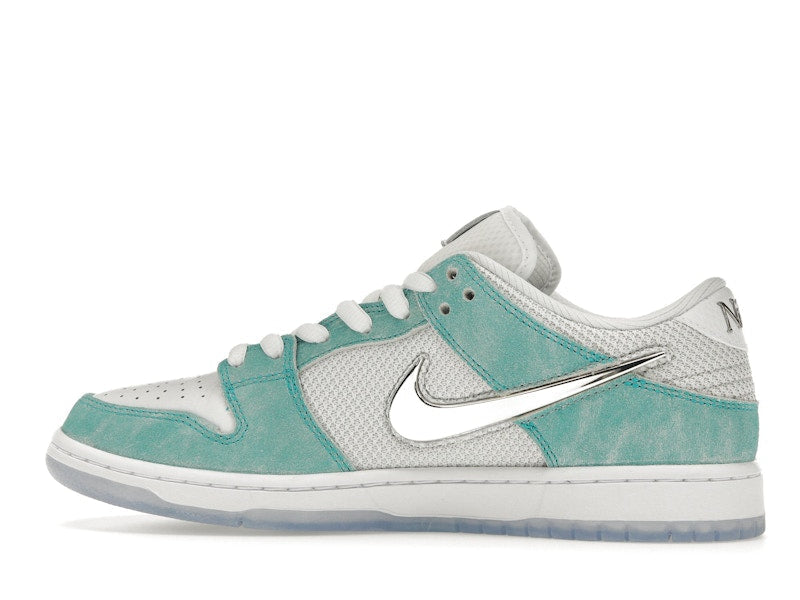 Nike SB Dunk Low April Skateboards, vista a 360 gradi 20 di 36