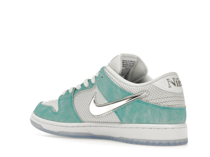 Nike SB Dunk Low April Skateboards, vista a 360 gradi 23 di 36