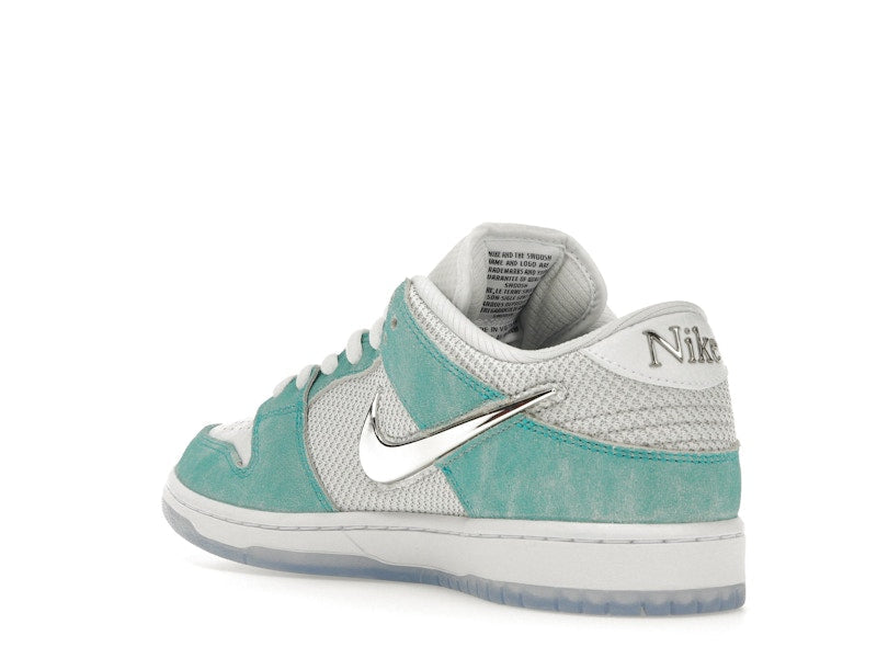 Nike SB Dunk Low April Skateboards, vista a 360 gradi 24 di 36
