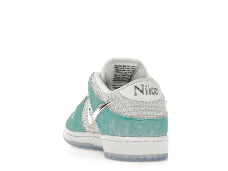Nike SB Dunk Low April Skateboards, vista a 360 gradi 26 di 36