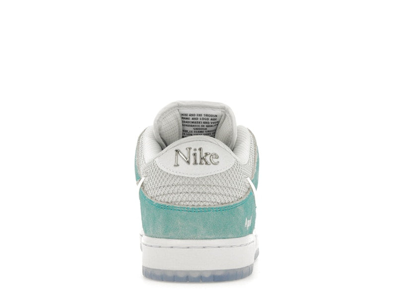 Nike SB Dunk Low April Skateboards, vista a 360 gradi 28 di 36