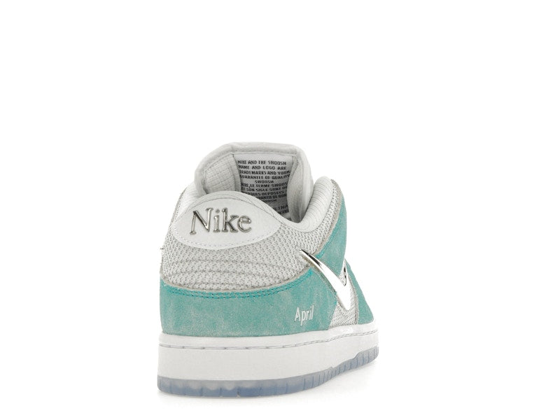 Nike SB Dunk Low April Skateboards, vista a 360 gradi 29 di 36