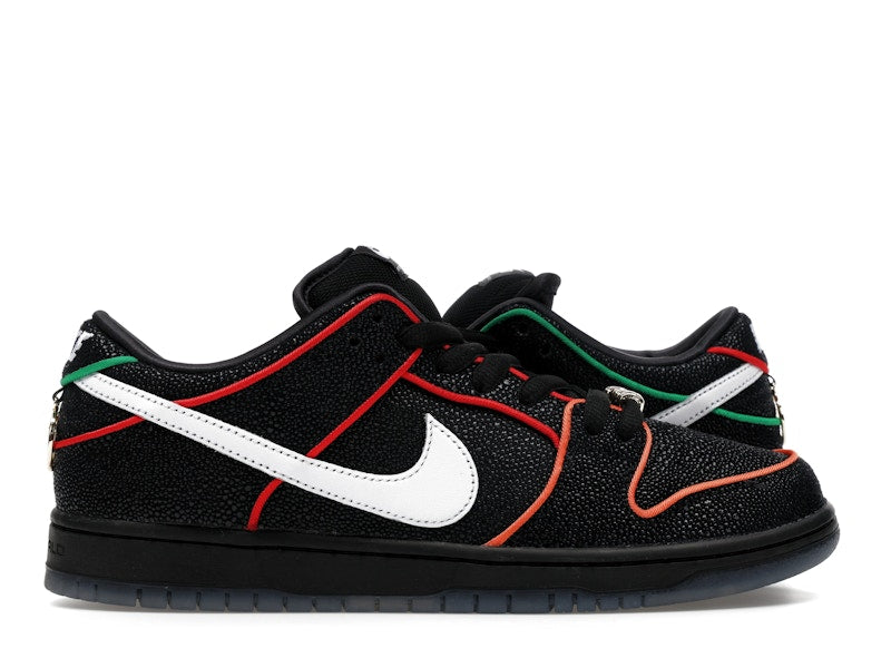 Nike SB Dunk Low Bronx Girls Skate, vista a 360 gradi 1 di 36