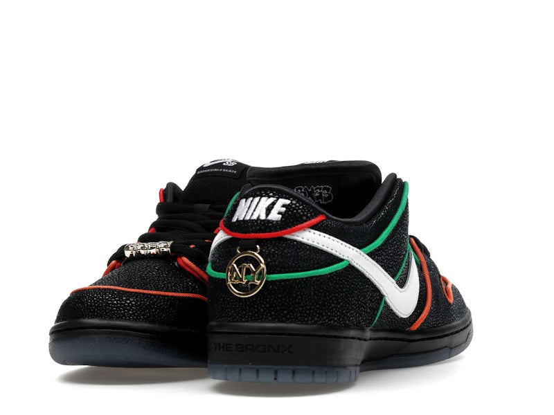 Nike SB Dunk Low Bronx Girls Skate, vista a 360 gradi 13 di 36