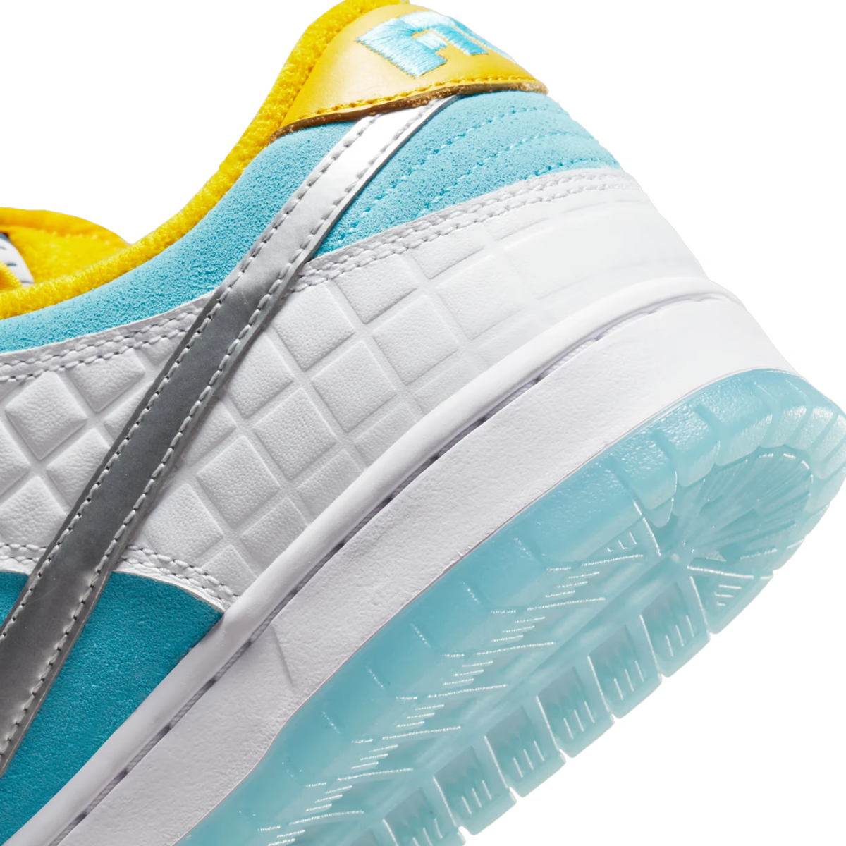 Nike SB Dunk Low FTC Lagoon Pulse - vue detail 2