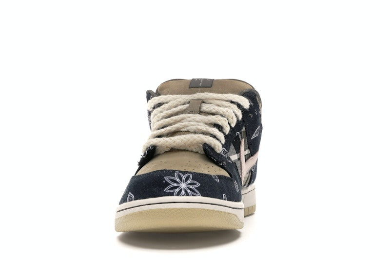 Nike SB Dunk Low Travis Scott, vista a 360 gradi 11 di 36
