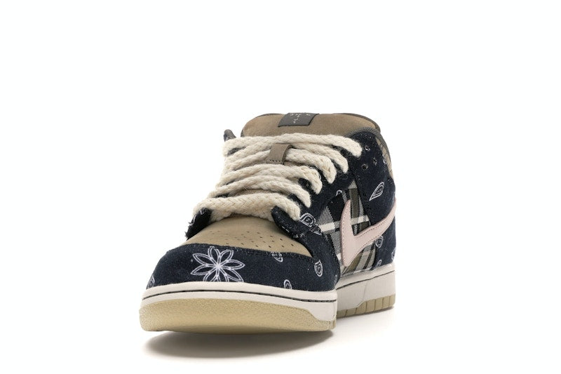 Nike SB Dunk Low Travis Scott, vista a 360 gradi 12 di 36