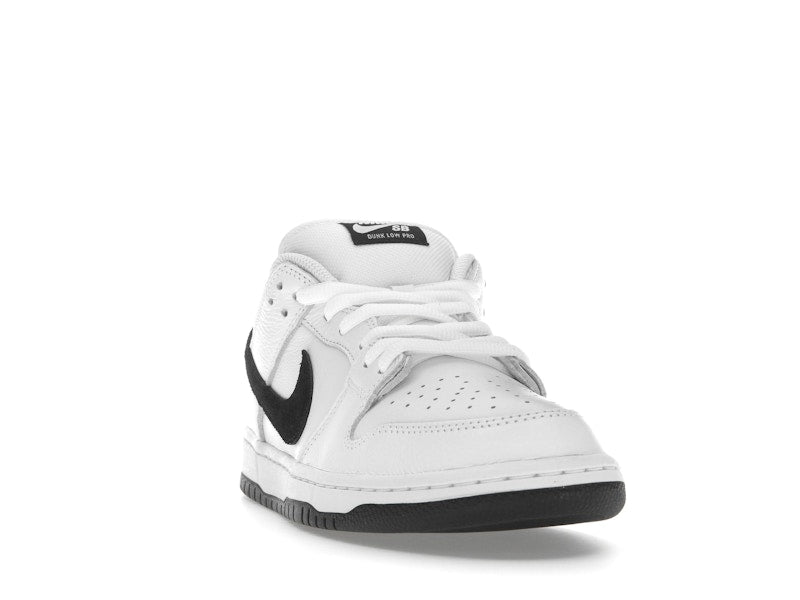 Nike SB Dunk Low White Black, vista a 360 gradi 8 di 36