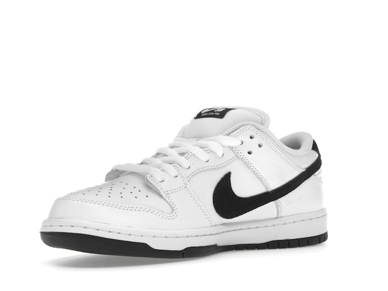 Nike SB Dunk Low White Black, vista a 360 gradi 15 di 36
