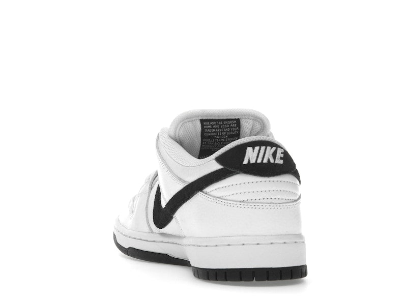Nike SB Dunk Low White Black, vista a 360 gradi 26 di 36