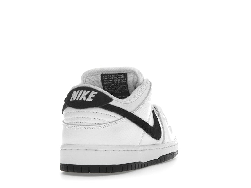 Nike SB Dunk Low White Black, vista a 360 gradi 30 di 36