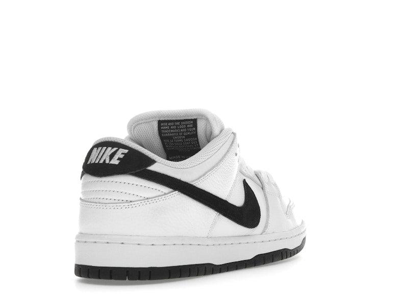 Nike SB Dunk Low White Black, vista a 360 gradi 31 di 36
