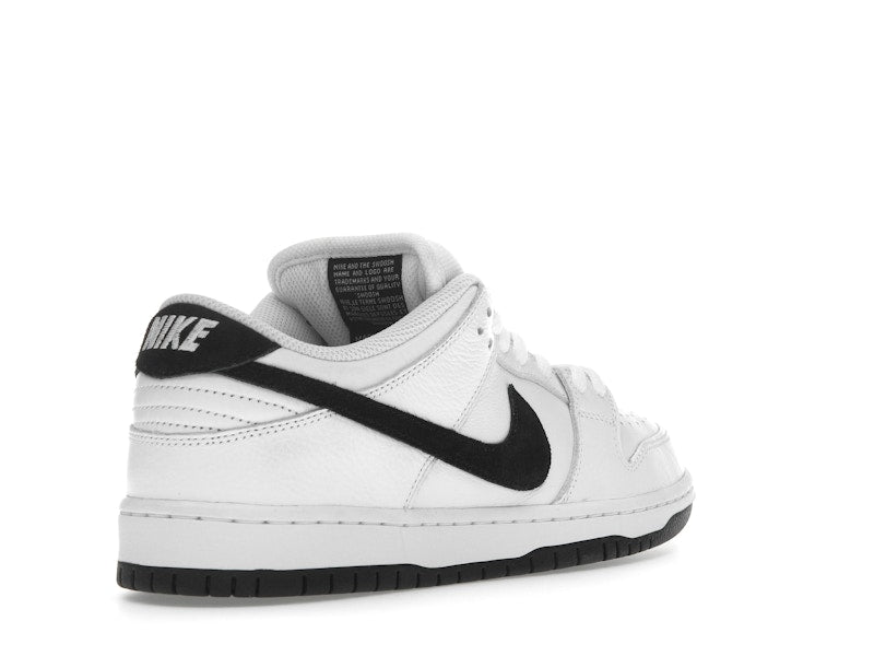 Nike SB Dunk Low White Black, vista a 360 gradi 32 di 36
